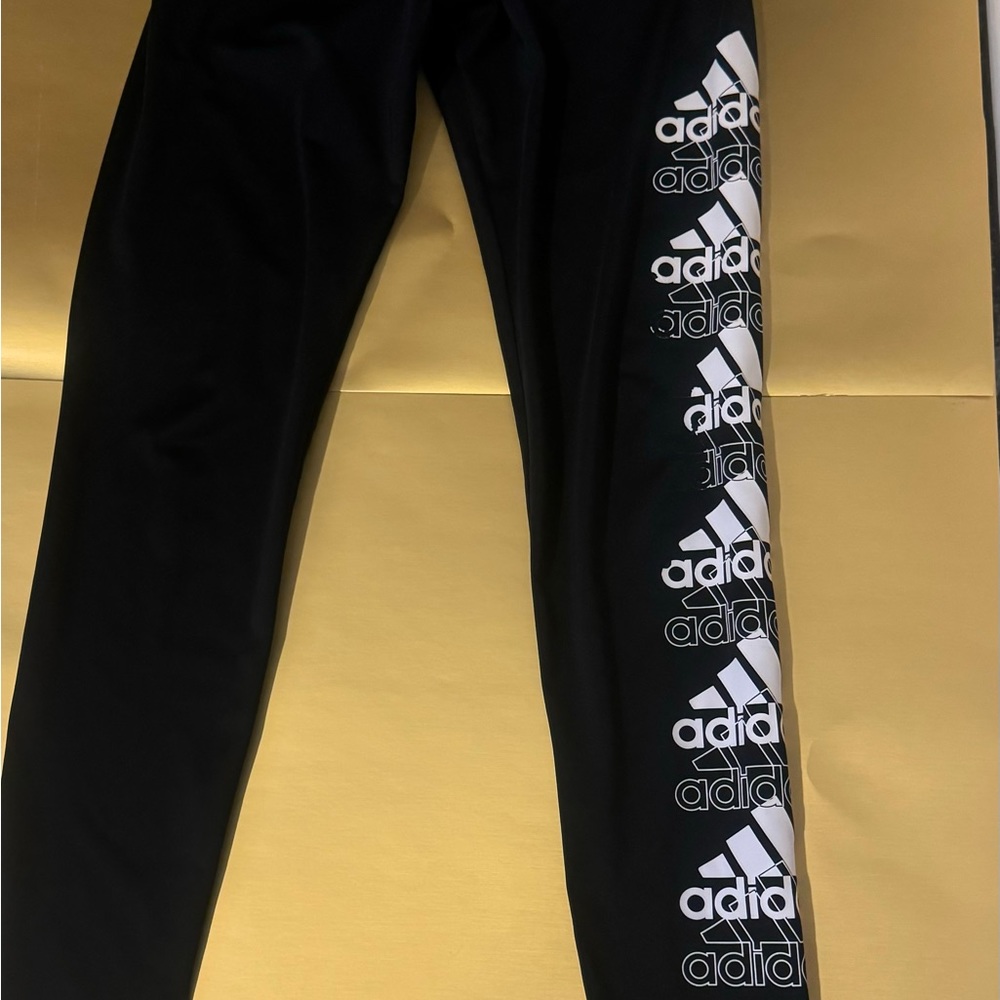 Super cute & comfortable Adidas girl leggings with logo embellishment